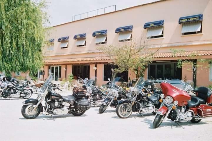 Hotel Le Relais De La Rn7 Châteauneuf-du-Rhône Exterior foto